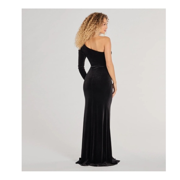 Black Velvet Long dress - Picture 2 of 4